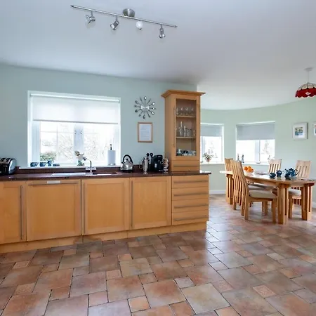 Townhouse In The Heart Of Co Clare Сasa de vacaciones